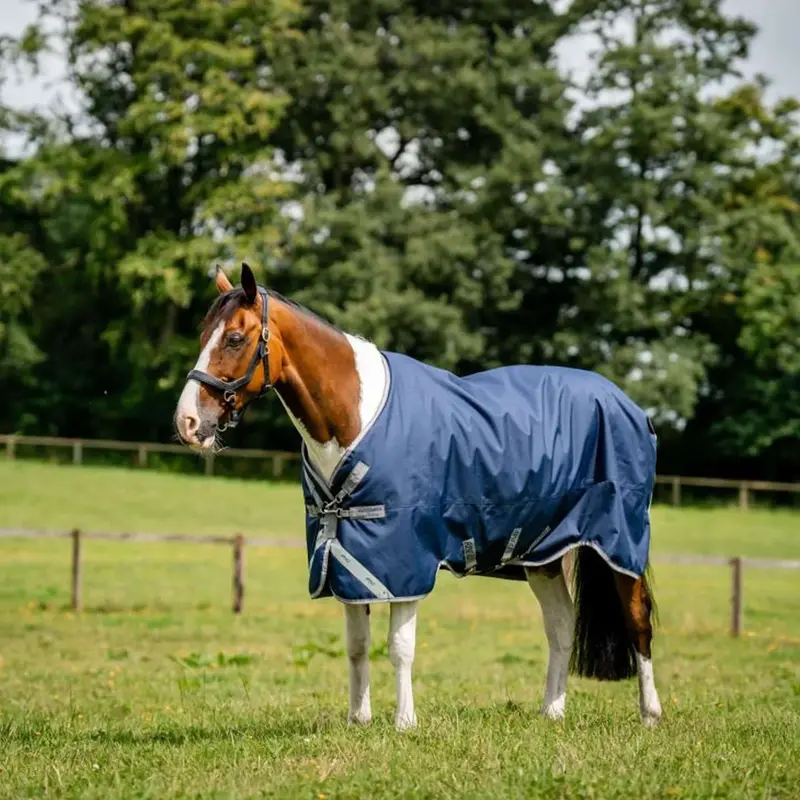 Amigo Bravo 12 Turnout Blanket – 50G Fill, Navy/Graphite 1