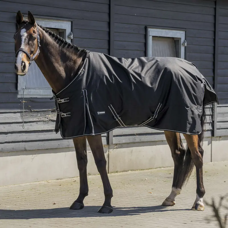 Horka 600D Medium-Weight Black Outdoor Blanket – 200G 1