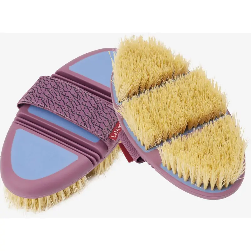 Lemieux Flexi Scrubbing Grooming Brush – Powder Blue 1