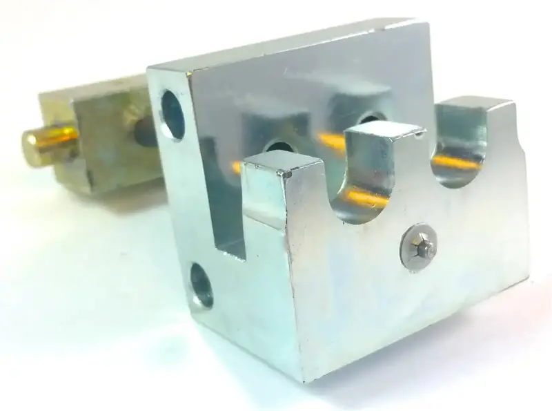 Breakenator Stationary Motorcycle Chain Breaker – Includes 428 Chain Die Set 1